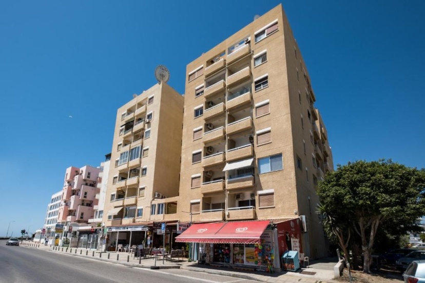 Apollon Beachfront Apartment 302 — отель в Ларнака, Кипр