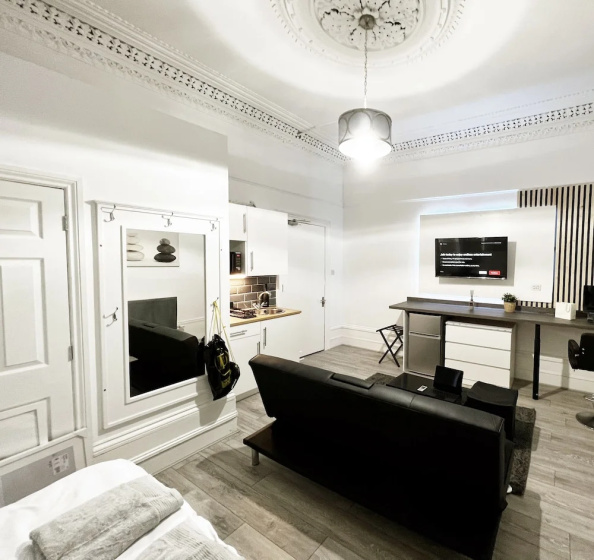 Erin Court Mansion -Suite 11 — отель с удобствами в Лондоне