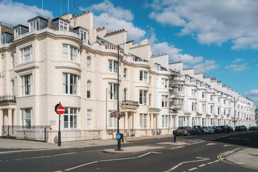 Stylish London Apartment in Hallfield Estate 3 — отель в Лондоне, Соединенное Королевство