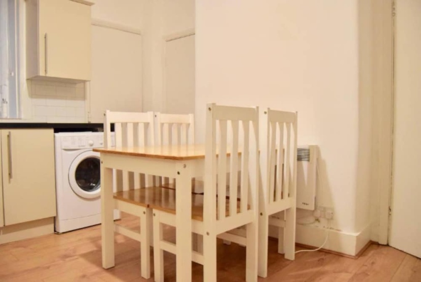 1 Bedroom Apartment in Walworth — отель с удобным расположением в Лондоне