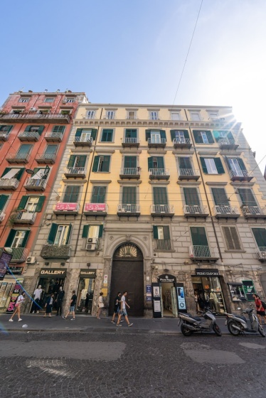 Palazzo della Porta - Via Toledo 55 — забронировать отель в Неаполе