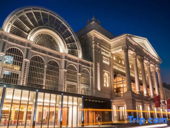 Цены на Charter Luxe - Covent Garden - By Frankie Says в Лондоне