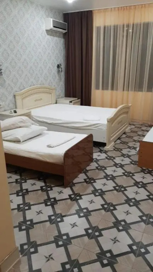 У Роберта и Оксаны — забронировать отель в Алахадзы