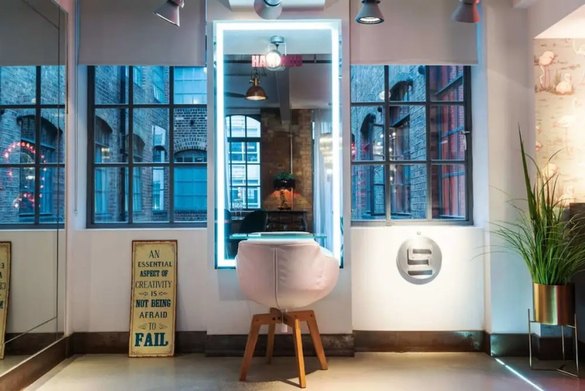 Luxurious Loft Central Soho - 3 Bedrooms Office — отель в Лондоне, Соединенное Королевство