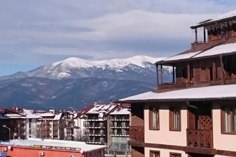 One bedroom appartement at Bansko 100 m away from the slopes with furnished balcony and wifi — отзывы гостей и цены