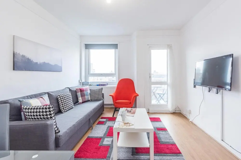 Stunning Self Contained 2 Bedroom Apartment + Parking Sleeps 6 — отель в Лондоне, Соединенное Королевство