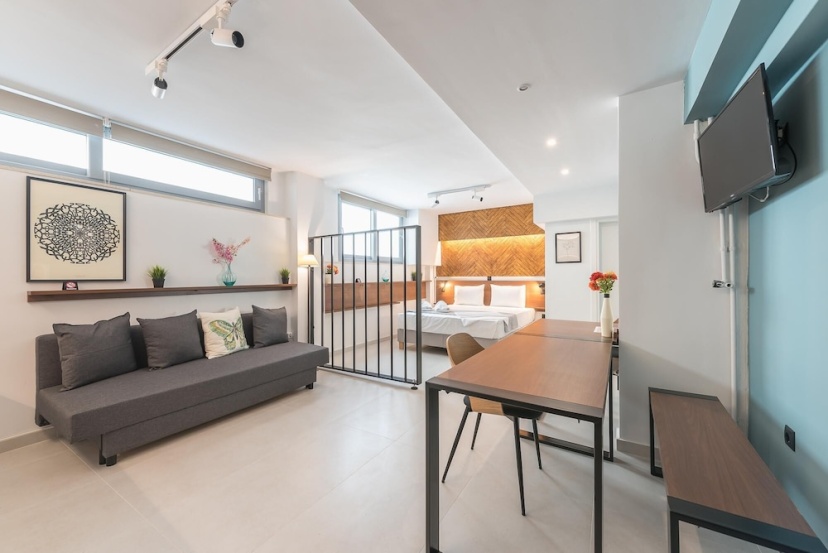 Цены на Phaedra Hideaway Suite Near Acropolis by Cloudkeys в Афины
