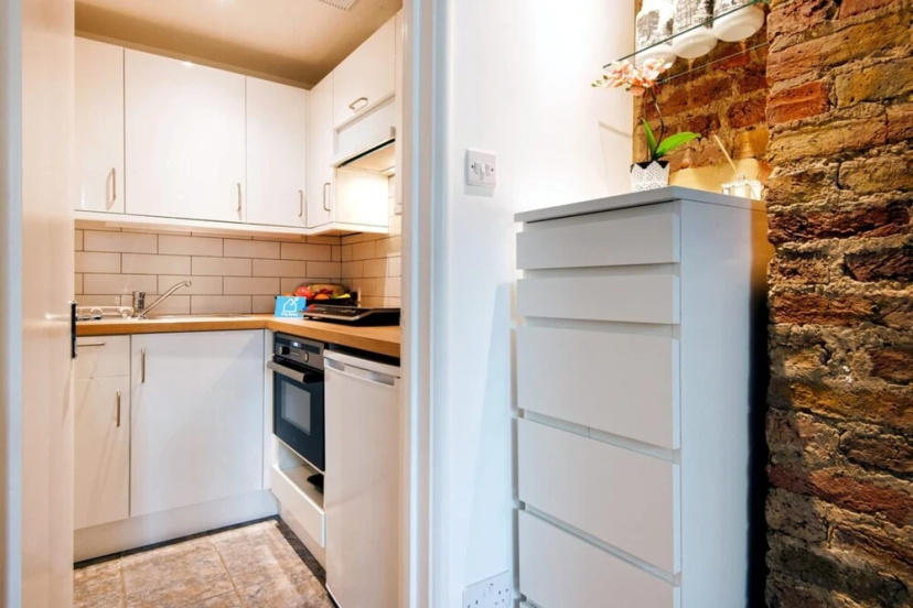 The Lovely Longridge Road Apartment — отель с удобствами в Лондоне