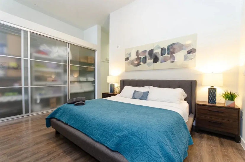 Downtown Convention Center Suite with Pool — отель с удобным расположением в Лос-Анджелесе