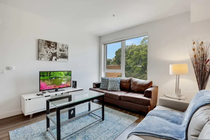 Stylish 1BR Family Apartment by Dtla — отель в Лос-Анджелесе, Соединенные Штаты Америки