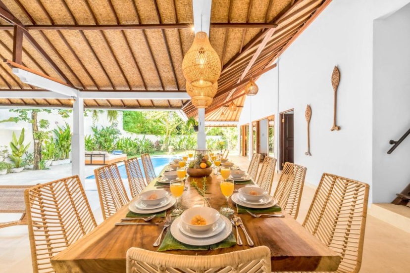 Villa Barcelona - Private 5 BDR Villa in Seminyak, Best Location, large Pool & Garden — комфортный отель в Кута