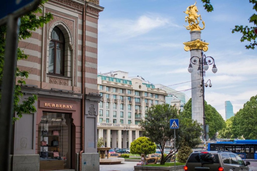 Your place in Old Tbilisi (Liberty Square) — забронировать отель в Тбилиси