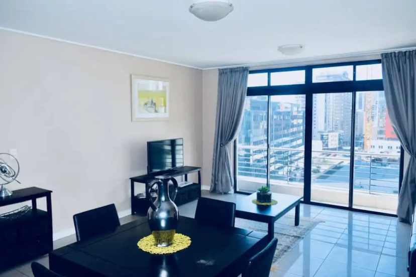1 Bedroom Cape Town City Centre Apartment 3 — отель в Кейптауне, Южноафриканская Республика