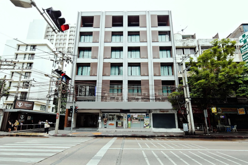 Three Sukhumvit Hotel — отель с отзывами гостей в Бангкоке