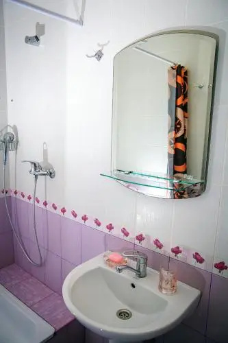 Цены на Sad u Morya Guest House в Небуг