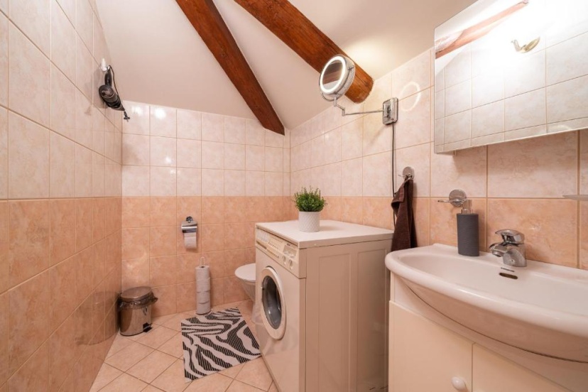 Old Town - Vana Viru Apartment — комфортный отель в таллине
