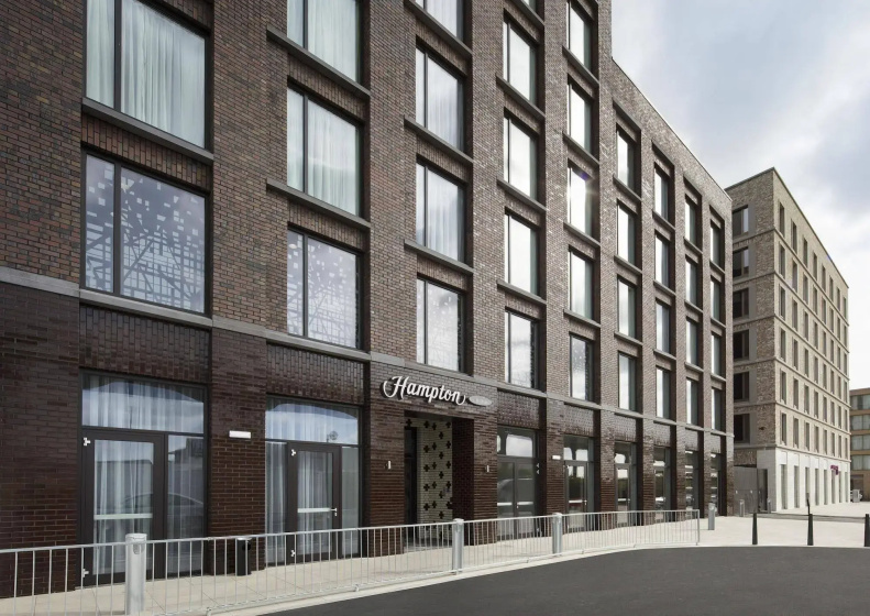 Hampton by Hilton London Docklands — отель с удобствами в Лондоне