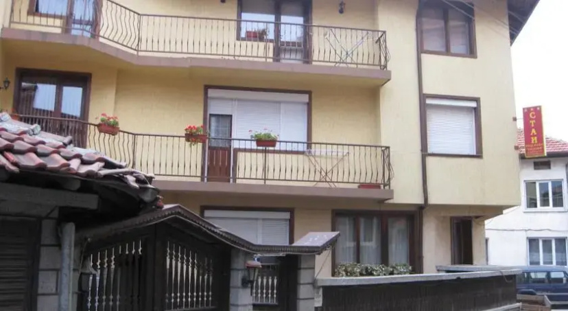 Pidovi Guest House — отель с удобным расположением в Банско