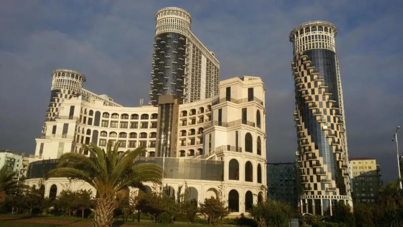 Apartment TATA in apart otel TOWERS — отель с удобствами в Батуми