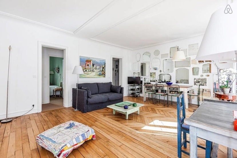Fashion Photographer's Apartment in Le Marais-bastille — отель с удобствами в Париже