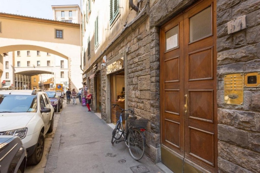 Apartment Ponte Vecchio Balcony — отель с удобным расположением в Флоренции