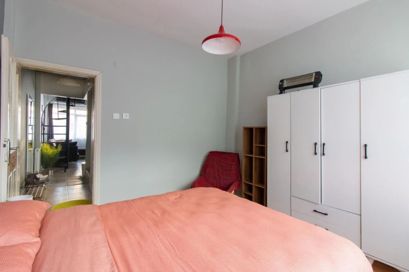Sleek Flat With Excellent View in Cihangir — отель с удобствами в Стамбуле