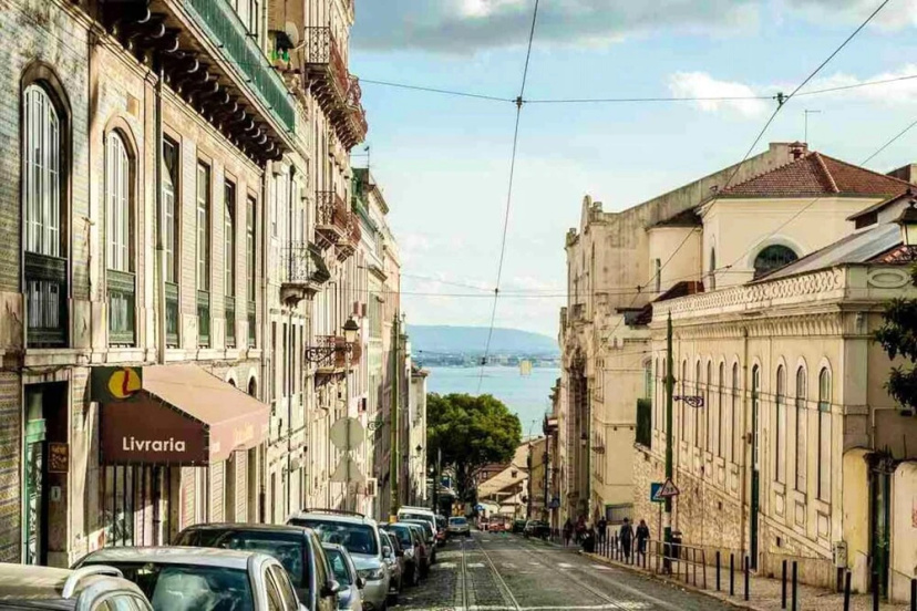 Apartment With One Bedroom In Lisboa, With Wonderful Sea View, Balcony And Wifi — отель с удобствами в Лиссабоне