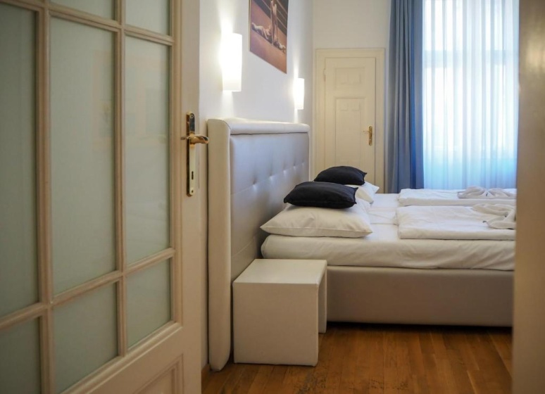 Zatecka 4 Old Town Apartment — отель с удобствами в Праге