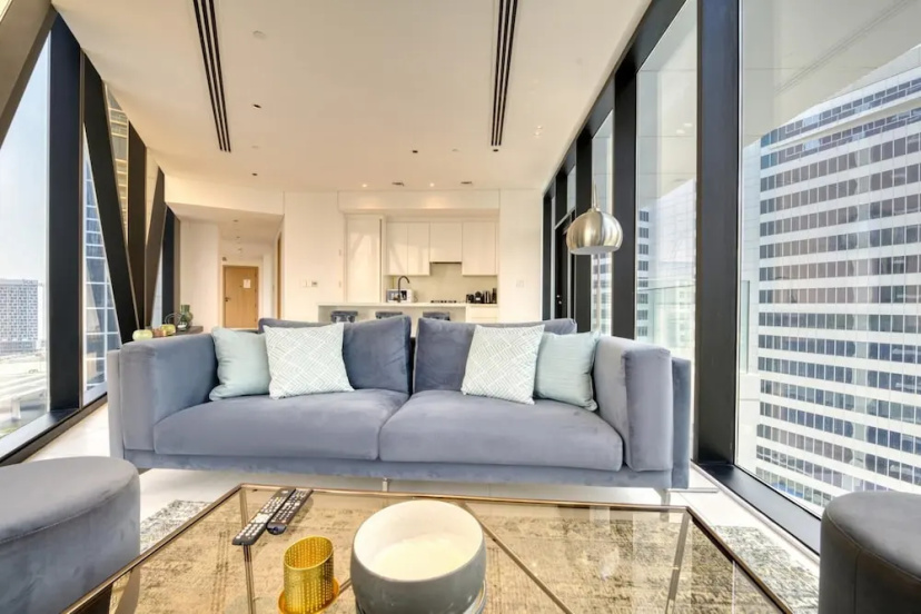 Luxury Apt W Burj Khalifa Vw Dubai Canal Access — комфортный отель в Дубае