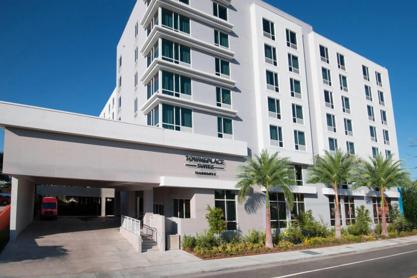 TownePlace Suites by Marriott Miami Airport — отель с удобным расположением в Майами