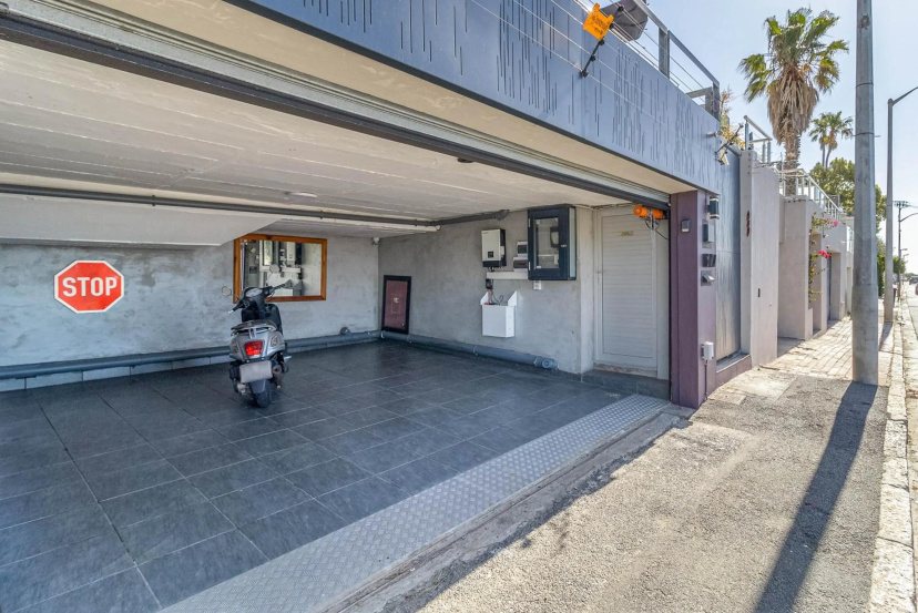 Cape Town Skyroof apartment LOADSHED PROOF Ocean Views — отель с удобствами в Кейптауне