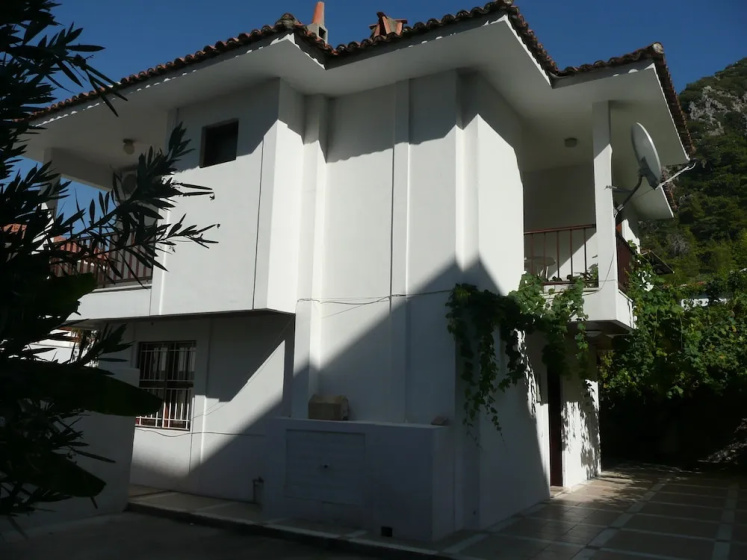 White Villa — забронировать отель в Ичмелер