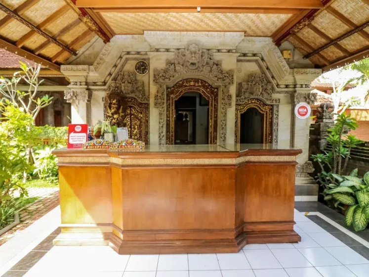 Nida Rooms Ubud Raya Panestanan 8156 at Dewa Bharata Bungalows Ubud — отель с удобствами в Убуде