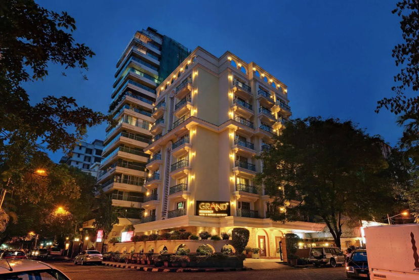 Grand Residency Hotel & Serviced Apartments — отель с удобствами в Мумбаи