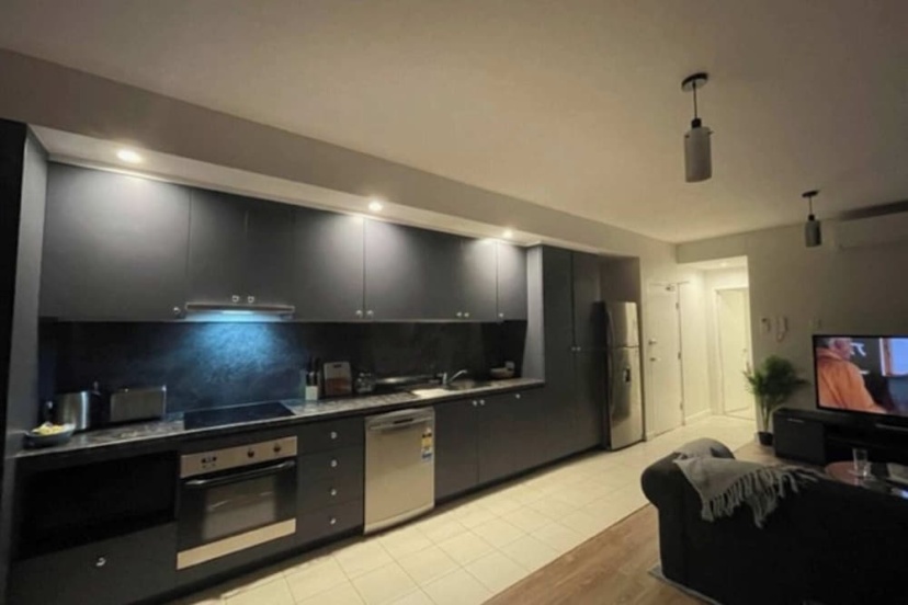 Spacious One Bedroom Apartment- With Large Balcony — отель в Сиднее, Австралия