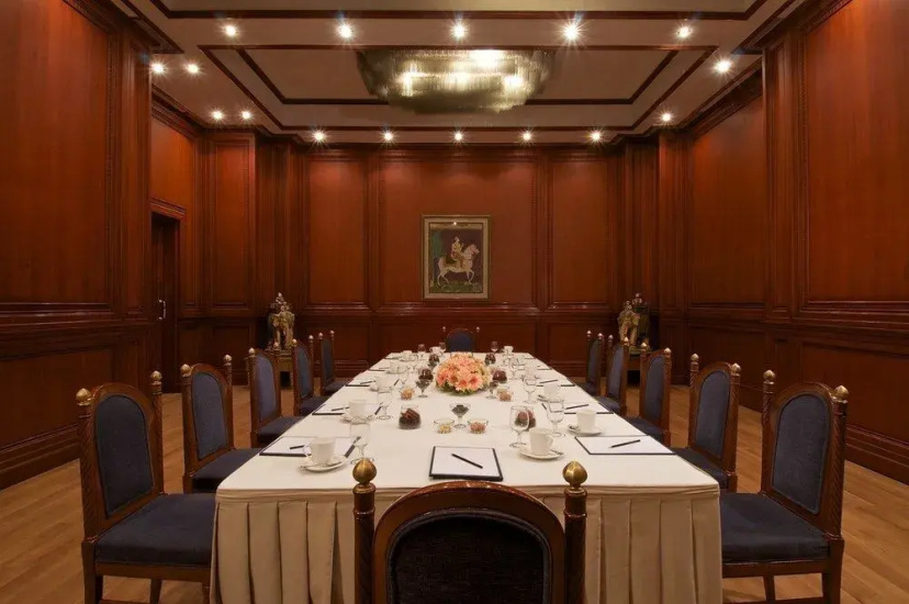Taj Residency - Hotel in Λάκναου - Photo 1