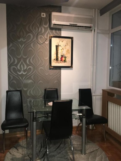 Apartment Milos — забронировать отель в Белграде
