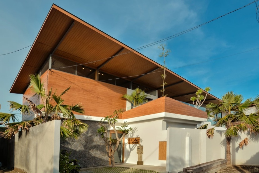 The Kesari Luxury Villa — отель с удобствами в Денпасар