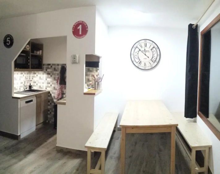 Superbe appartement en residence skis aux pieds — отель с удобствами в Куршевеле