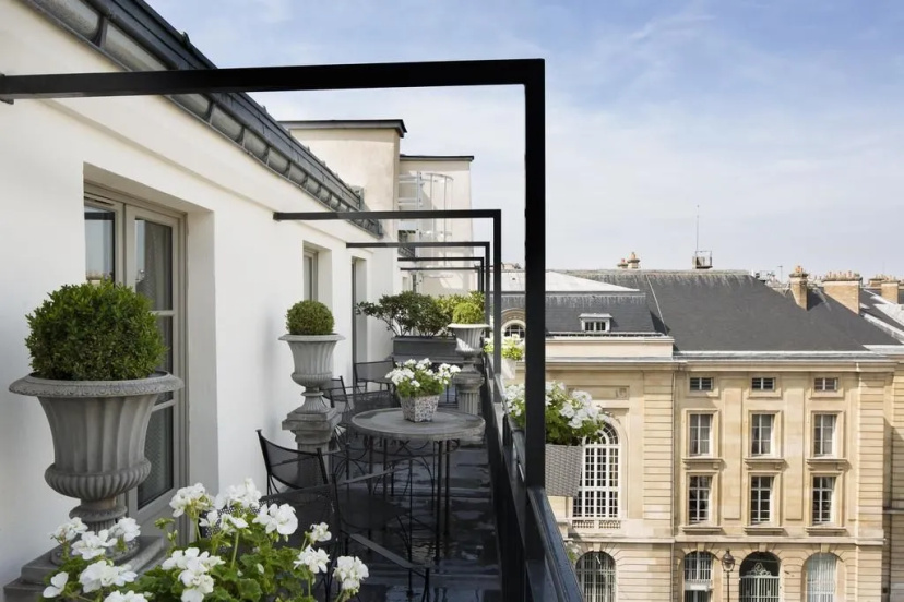 Цены на Hotel des Grands Hommes Pantheon в Париже