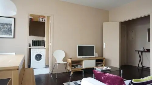 Apartment Rue de Berri #2 - Paris 8 — комфортный отель в Париже