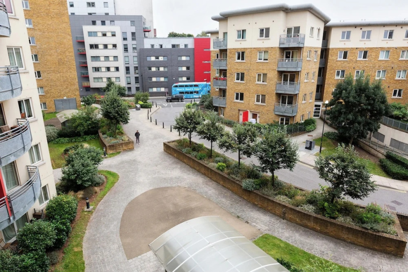 Modern Apartment in Bow — комфортный отель в Лондоне