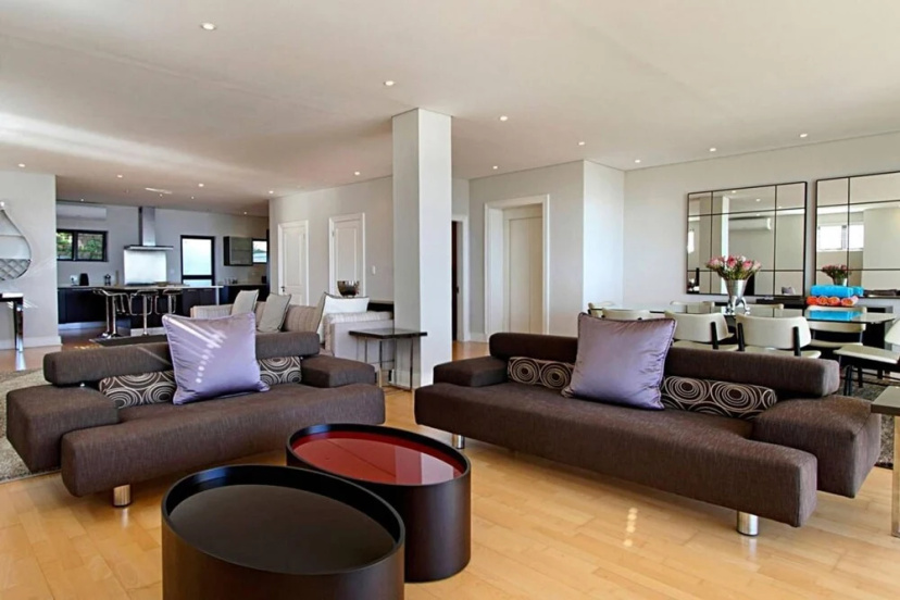 Spacious Camps Bay Holiday Apartment With Private Pool and Large Balcony Medburn Views Penthouse — отель с удобным расположением в Кейптауне