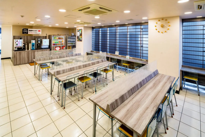 Super Hotel JR Shin-Osaka Higashiguchi 3 — отель в Осаке, Япония