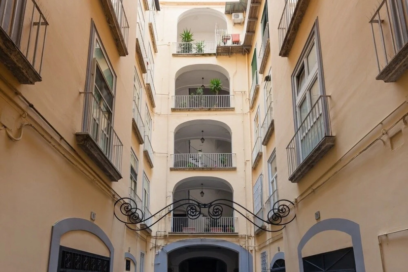 Apartment S. Rosa - BH 30 — отель с удобствами в Неаполе