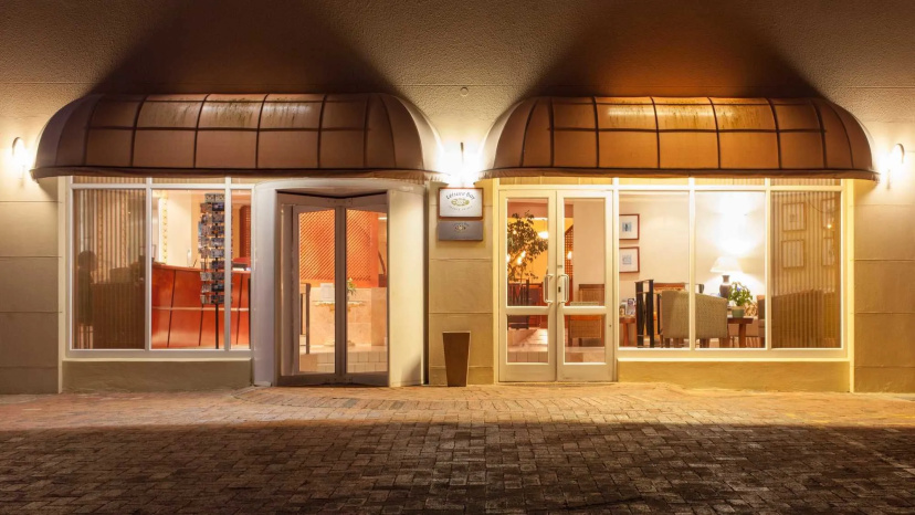 Цены на Cape Town Beachfront Apartments At Leisure Bay в Кейптауне