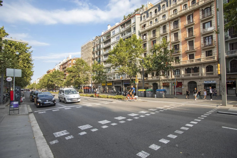 63PAR275- Sunny apartment in Paralel — комфортный отель в Барселоне
