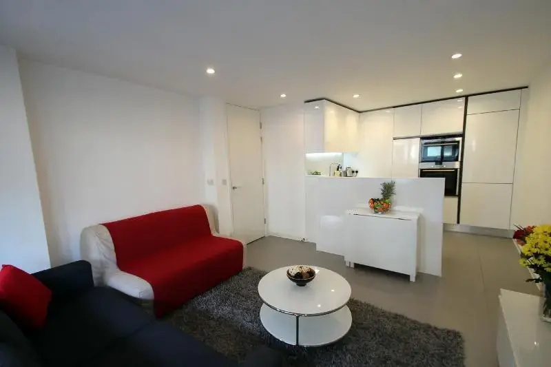 Premium Dance Square Serviced Apartments — забронировать отель в Лондоне