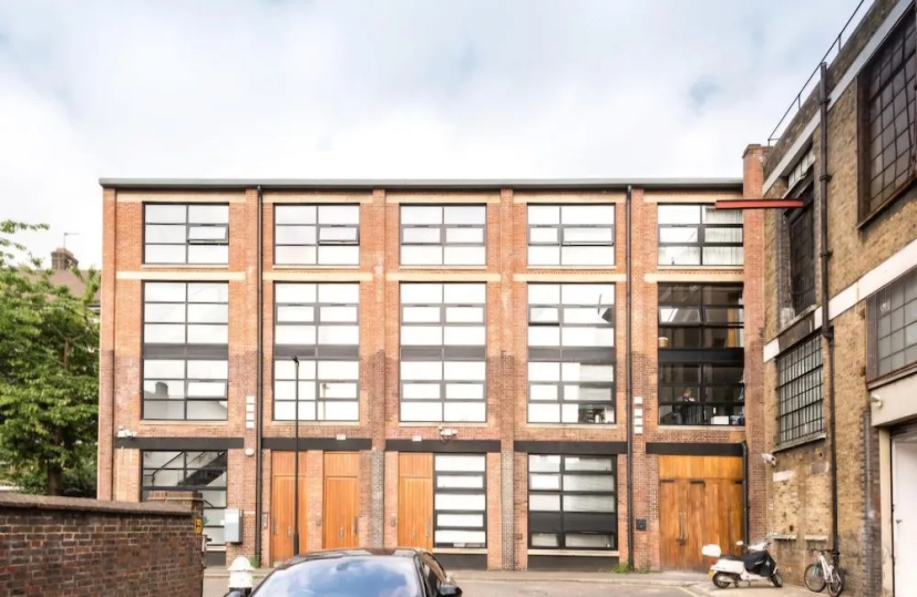 Цены на London warehouse 2 bed в Лондоне