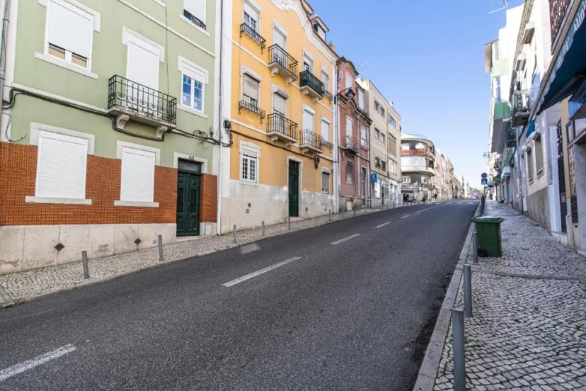 Renovated 3BR Apartment by Lisbon Heart — забронировать отель в Лиссабоне